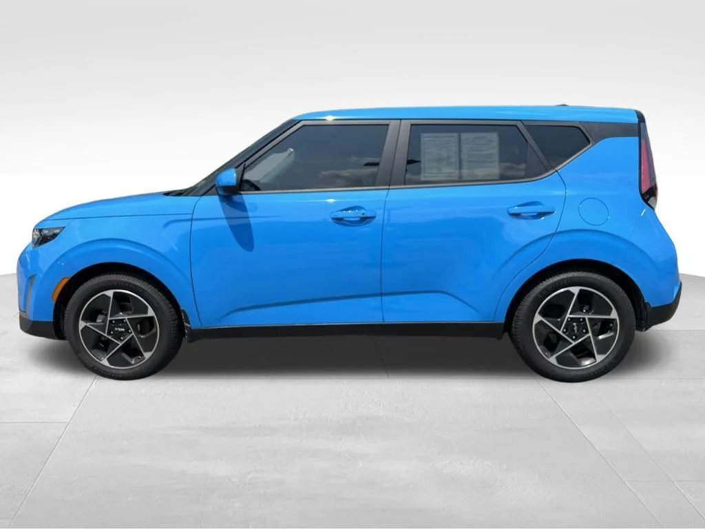 Used 2025 Surf Blue Kia EX image 11