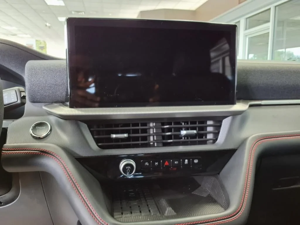 2025 Ford Explorer ST - Photo 22