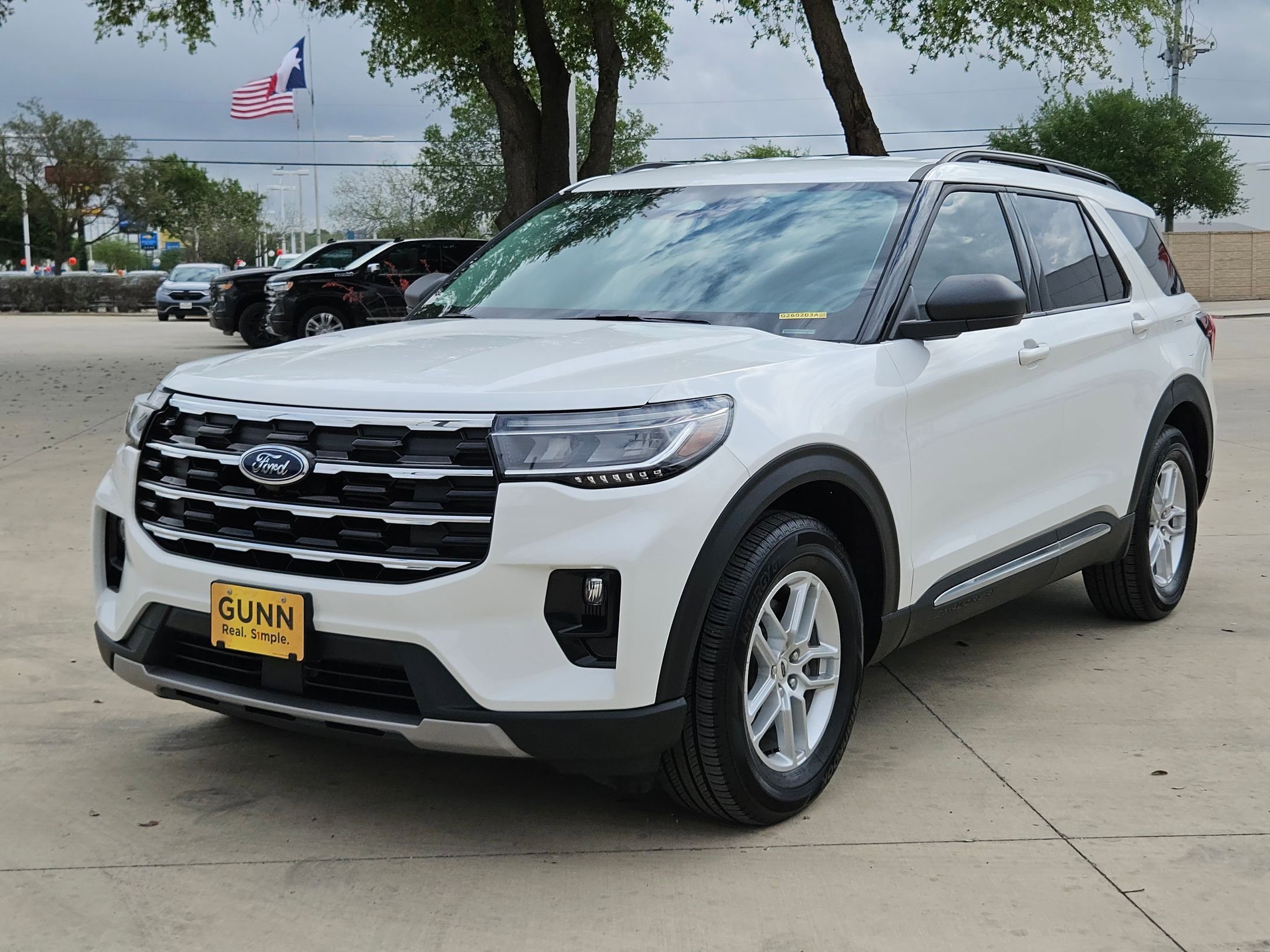 2025 Ford Explorer Active - Photo 8
