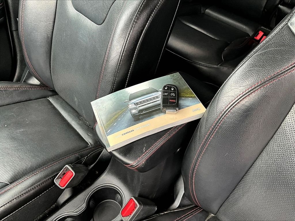 Used 2018 White Jeep Trailhawk image 38
