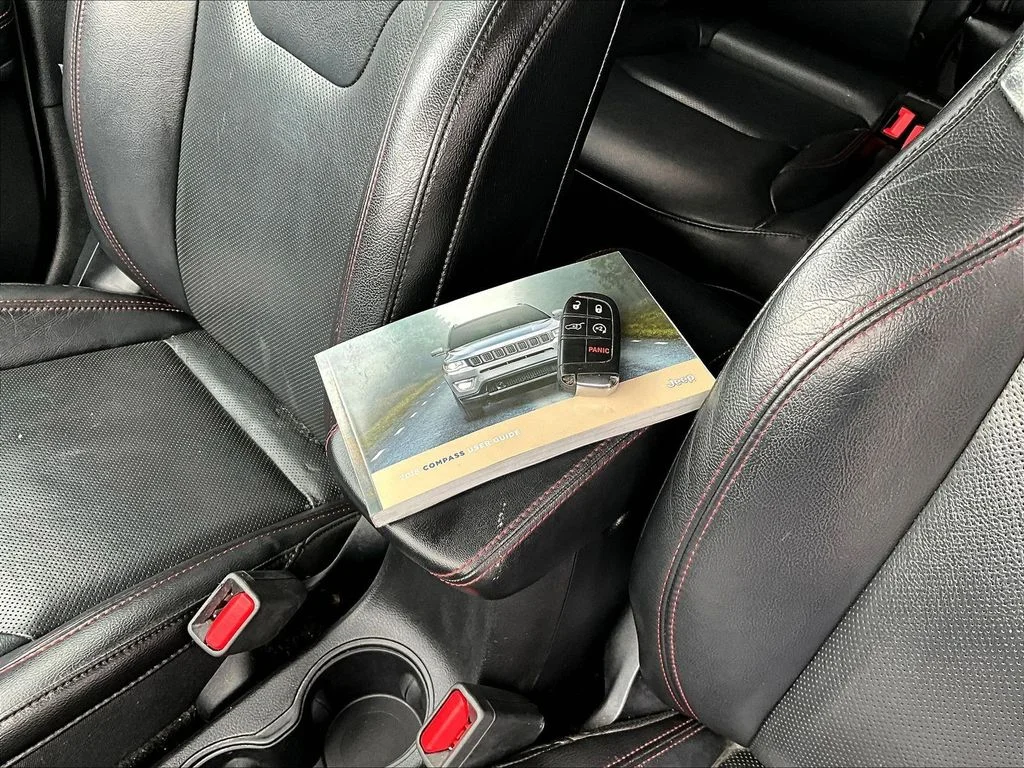 Certified Used 2018 White Jeep Trailhawk image 38