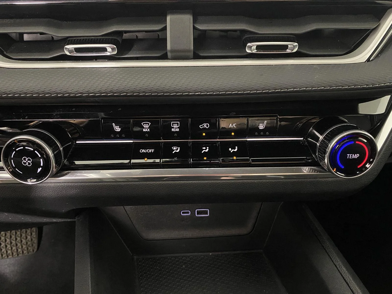 Used 2025 Lakeshore Blue Metallic Chevrolet AWD LT image 20