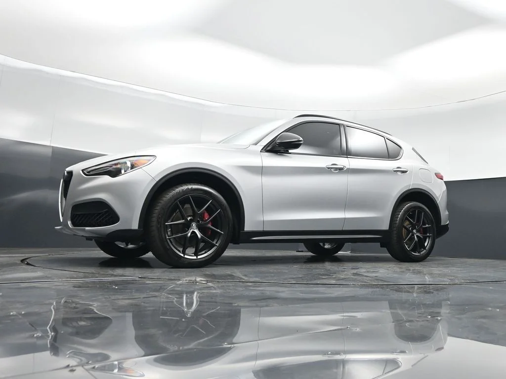 Used 2020 Gray Alfa Romeo Base image 41