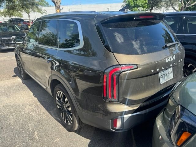 Certified Used 2023 Green Kia SX-Prestige image 2