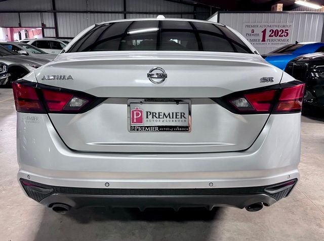 Used 2021 Silver Nissan 2.5 SR image 3