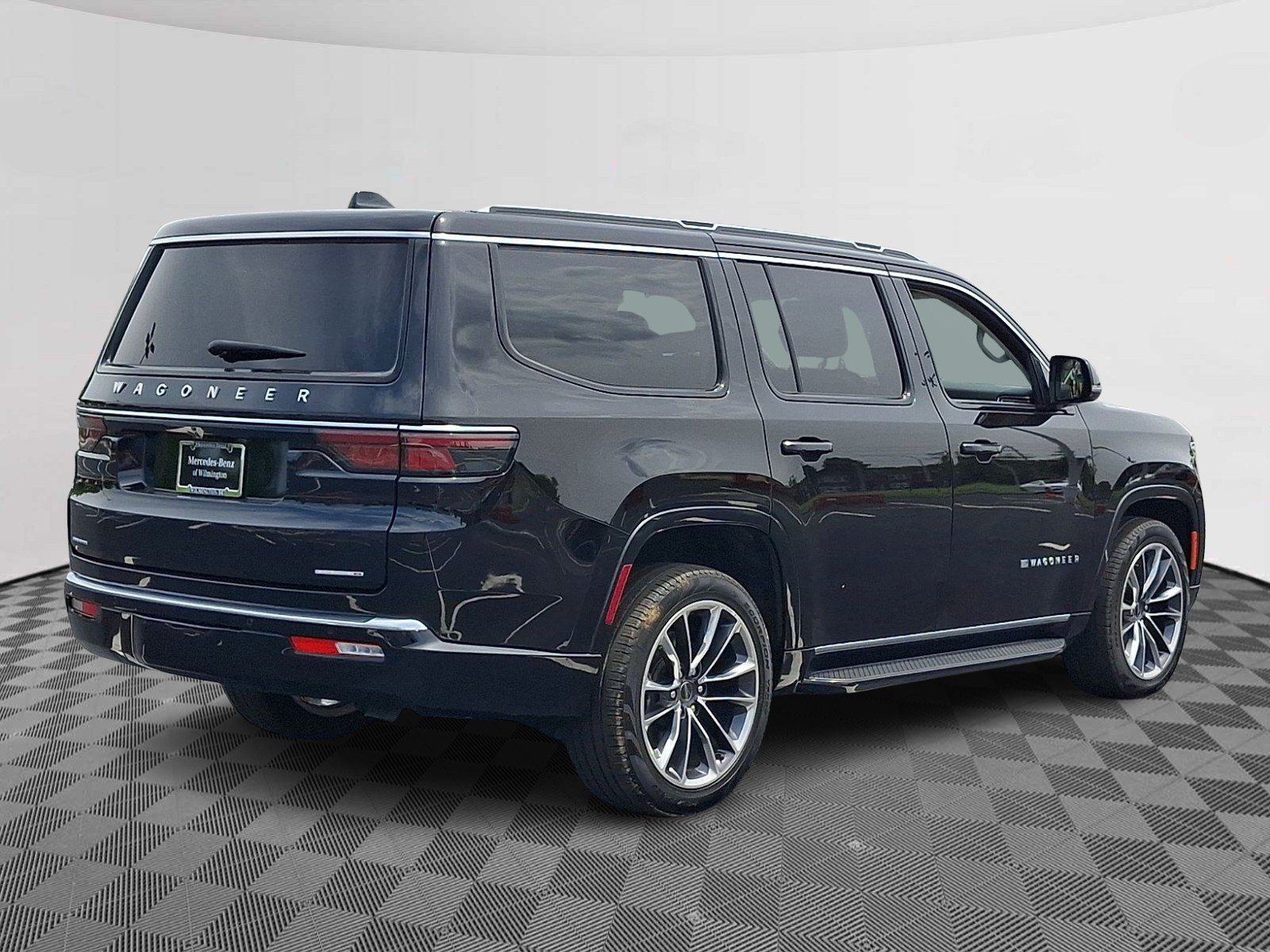 Used 2023 Diamond Black Crystal Pearlcoat - PXJ Jeep Series II 4x4 image 6