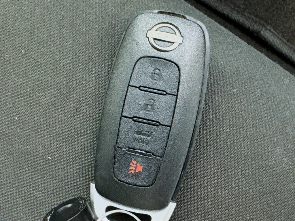 Used 2024 Black Nissan 1.6 SV image 34
