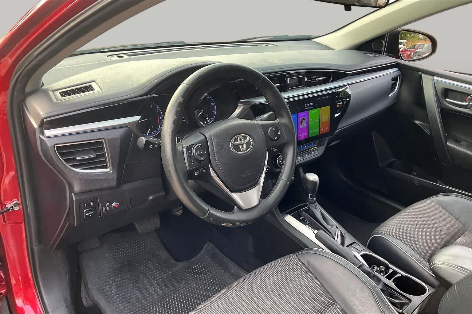 Used 2015 Barcelona Red Metallic Toyota S Plus image 17