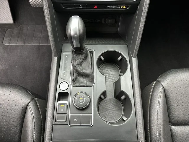 Used 2021 Gray Volkswagen 3.6L V6 SE w/Technology image 19