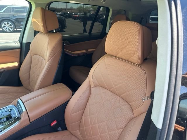 Used 2023 Black BMW xDrive40i image 13