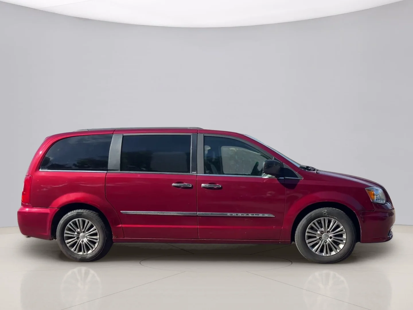 Used 2014 Red Chrysler TOURING image 6