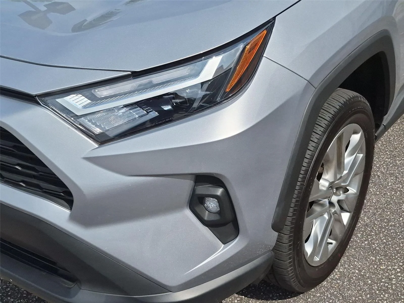 Used 2025 Silver Sky Metallic Toyota XLE Premium image 9