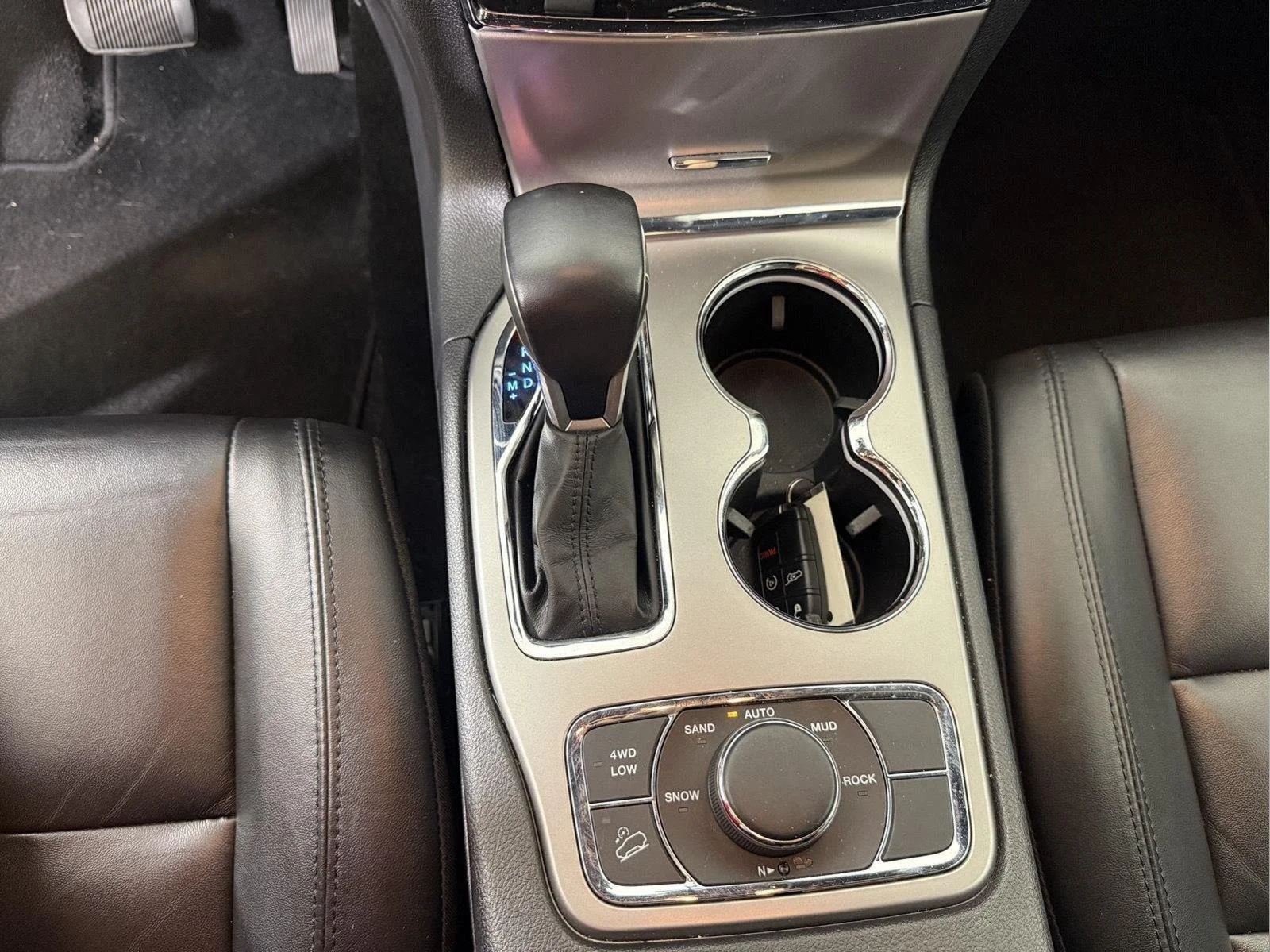 Used 2022 Bright White Clearcoat Jeep Limited image 15