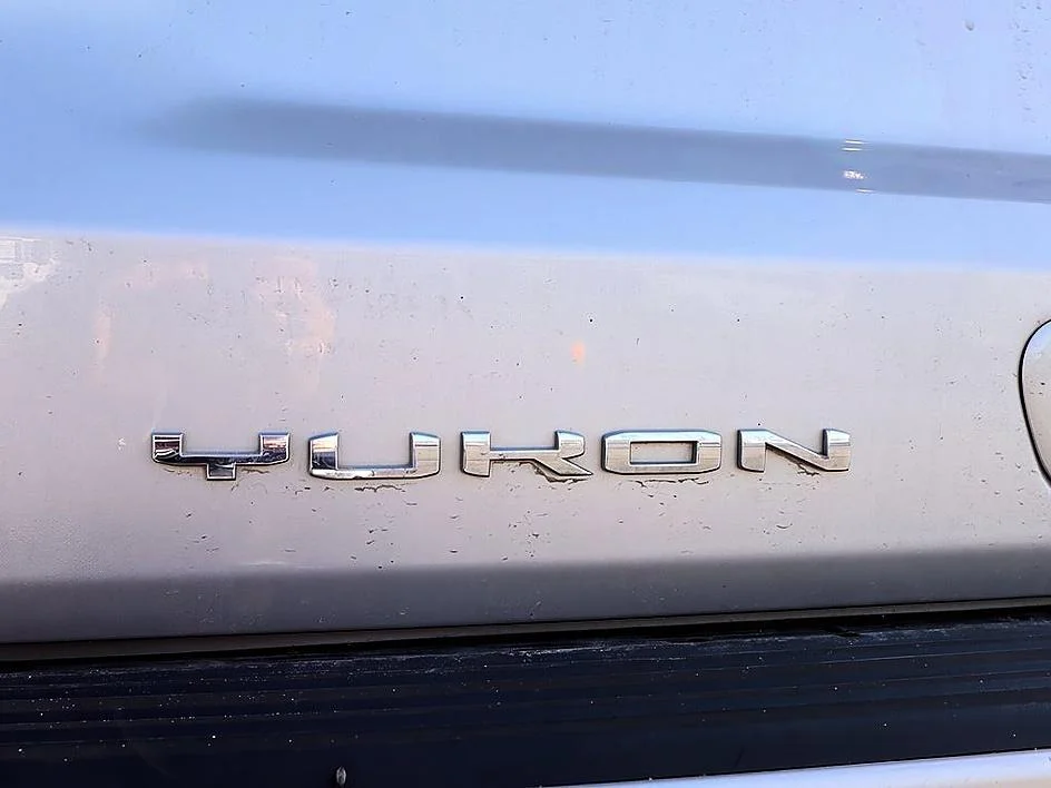 Used 2023 Pearl Beige Metallic GMC Denali image 34