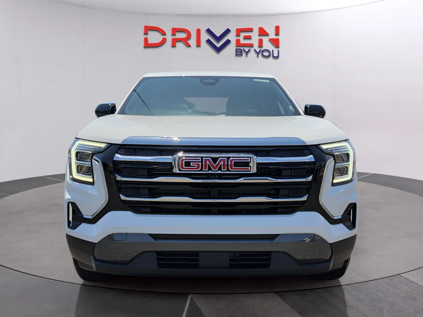 Used 2026 Summit White GMC FWD Elevation image 8