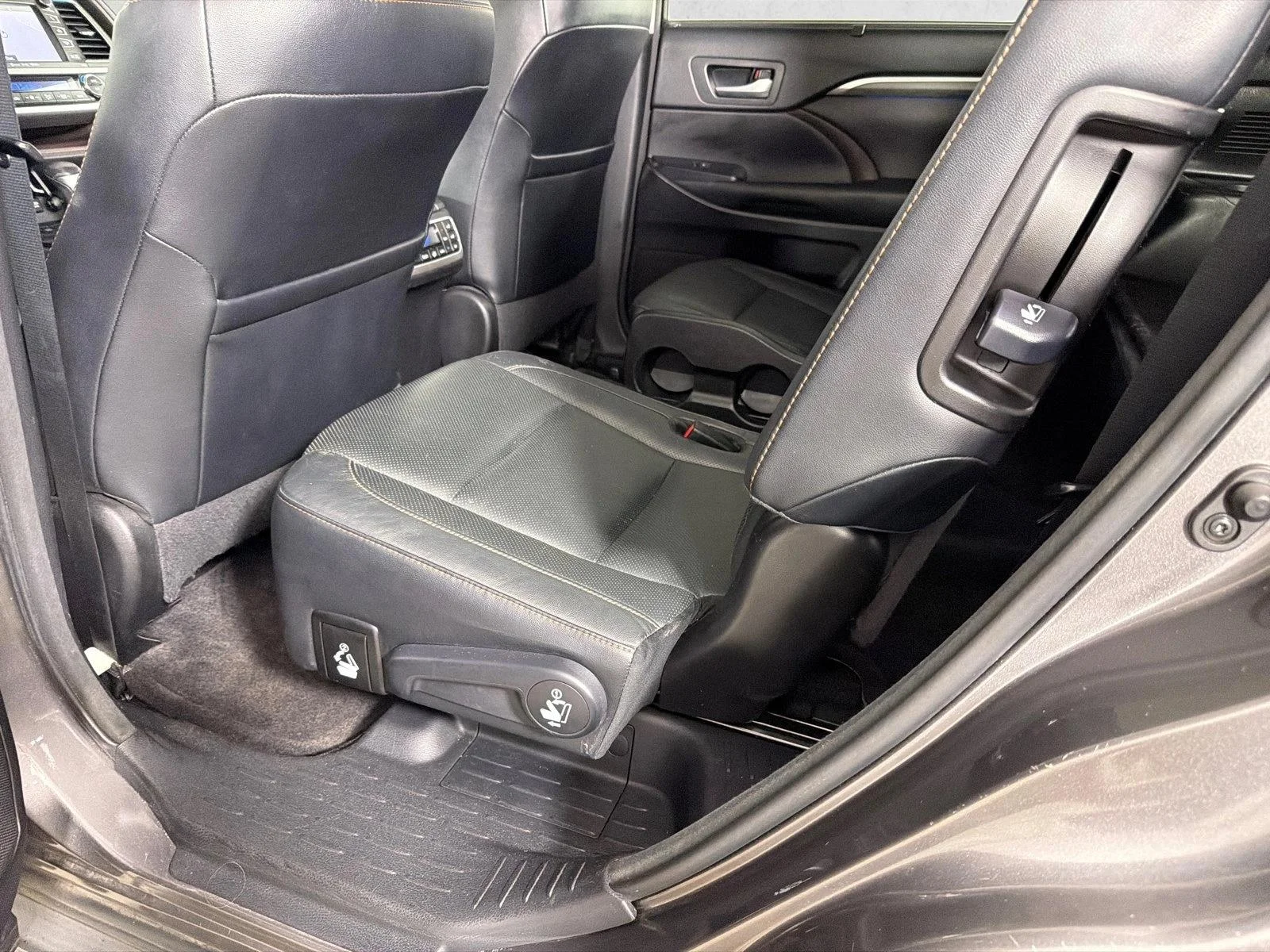 Used 2017 Gray Toyota Hybrid Limited image 23