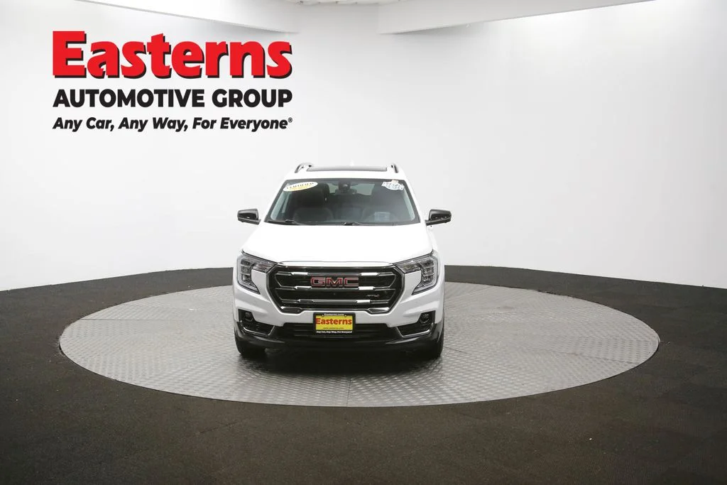 Used 2022 White GMC AT4 image 55