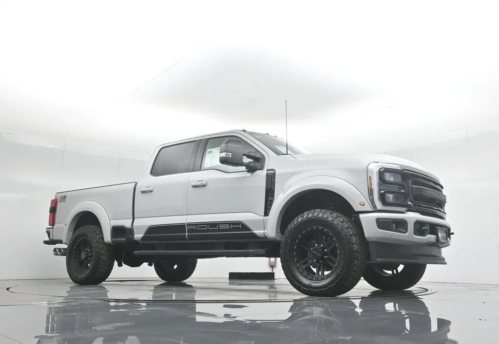 New 2026 Avalanche Ford Lariat image 3
