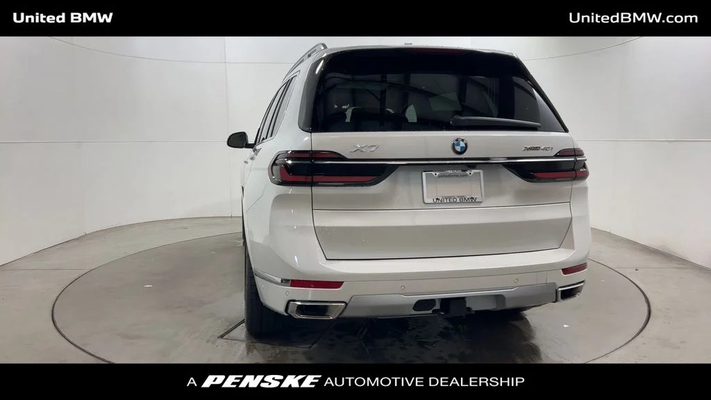 Used 2026 Mineral White Metallic BMW xDrive40i image 7