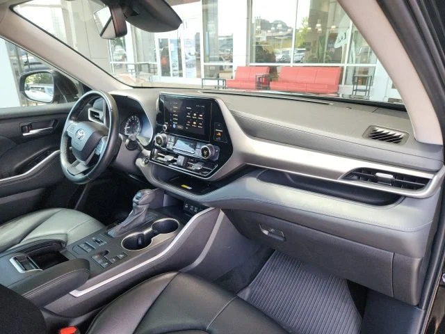 Used 2023 Black Toyota XLE image 29