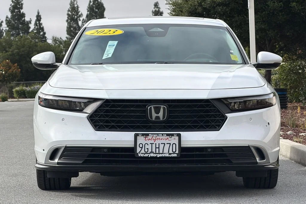 Used 2023 Platinum White Pearl Honda Touring image 10