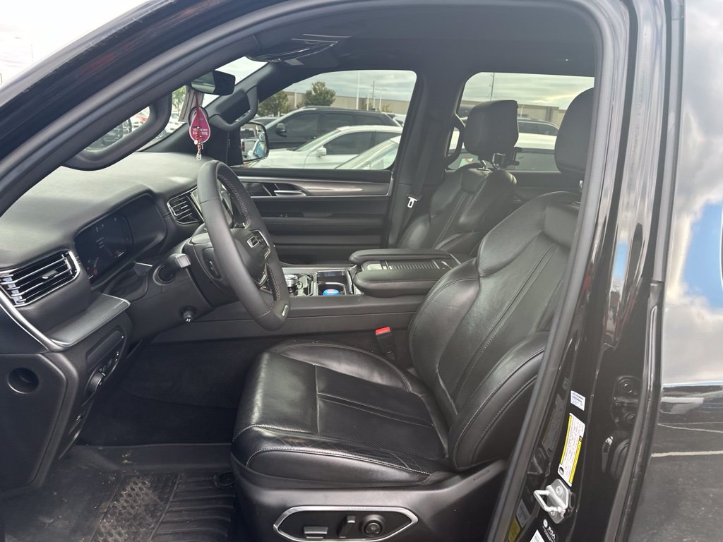 Used 2022 Black Jeep Series I image 5