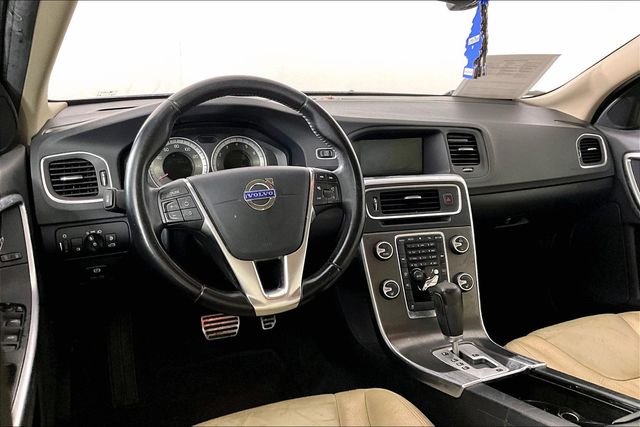 Used 2012 Blue Volvo T5 image 2