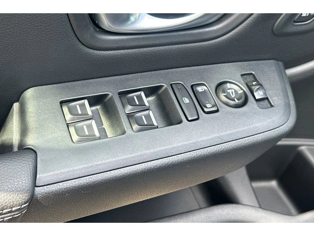 Used 2024 Modern Steel Metallic Honda Touring image 12