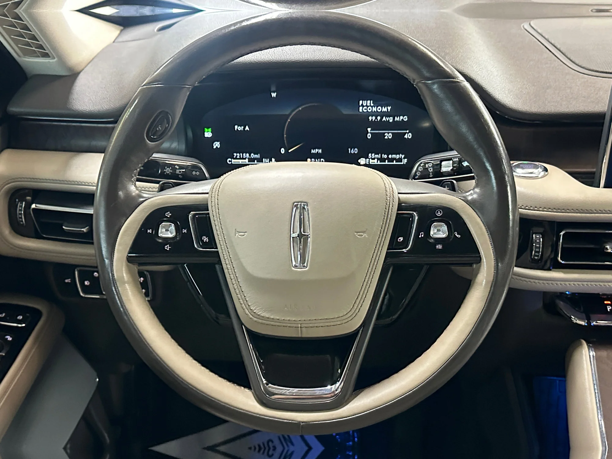 Used 2020 Blue Diamond Metallic Lincoln Reserve image 13