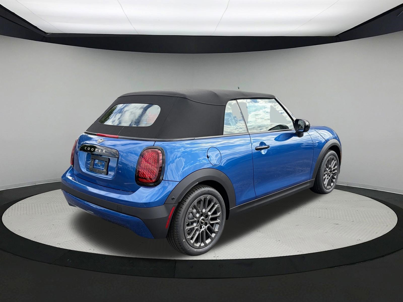 Used 2026 ICY SUNSHINE BLUE MINI Cooper image 5