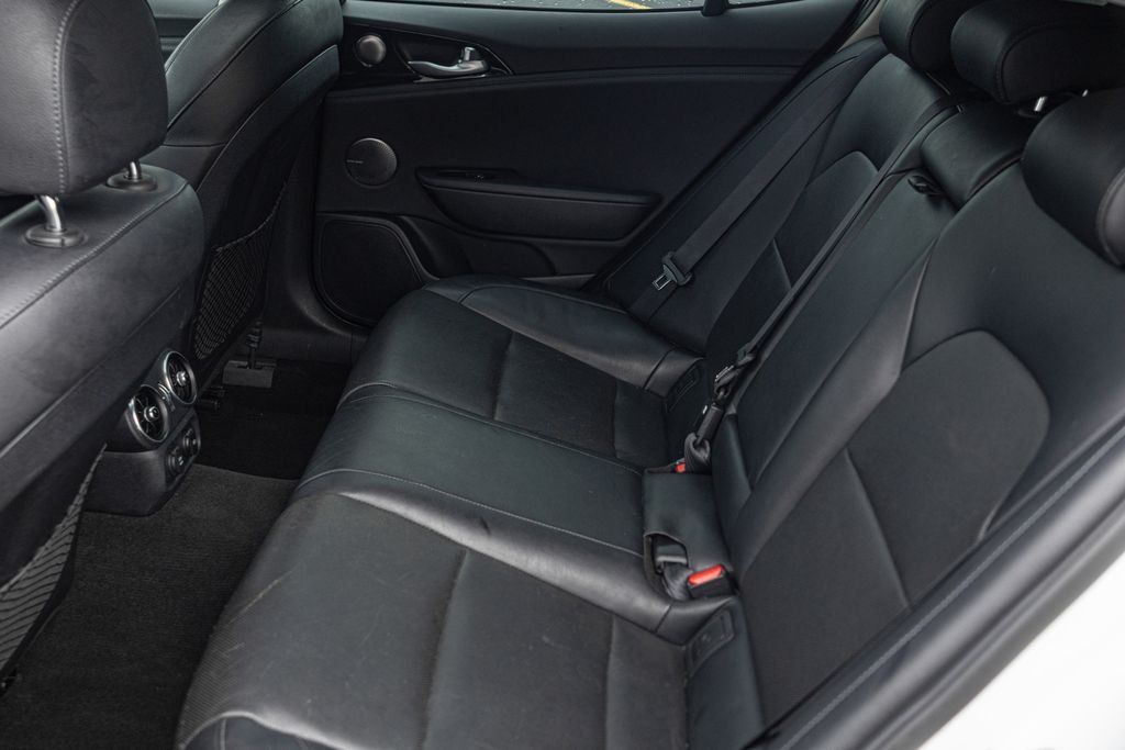 Used 2018 White Kia Premium image 29
