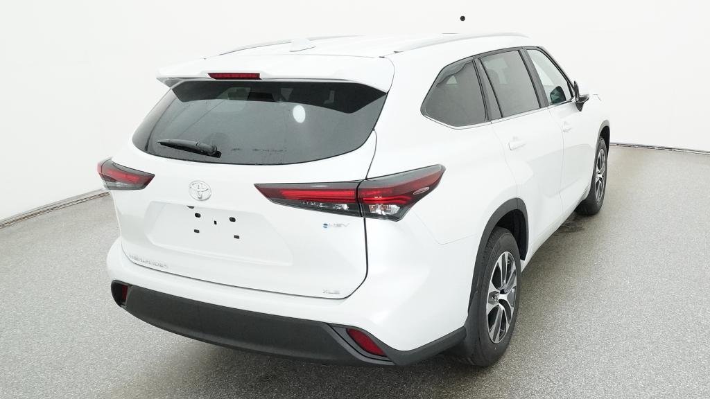 New 2026 Wind Chill Pearl Toyota Hybrid XLE image 22