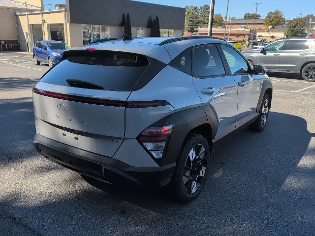 Used 2025 Gray Hyundai SEL image 9