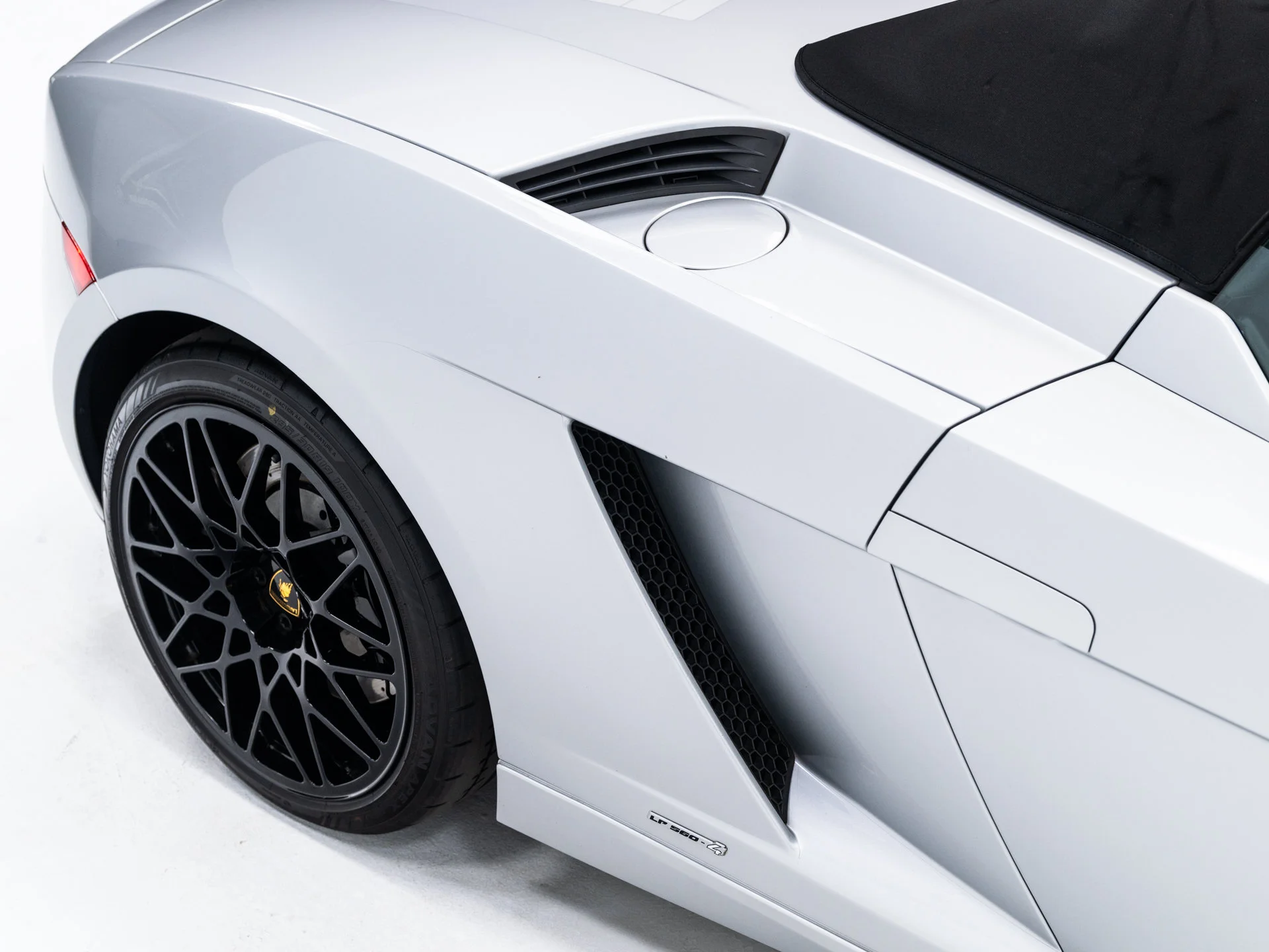 Used 2011 Grigio Thalasso Metallic Lamborghini LP560-4 image 22