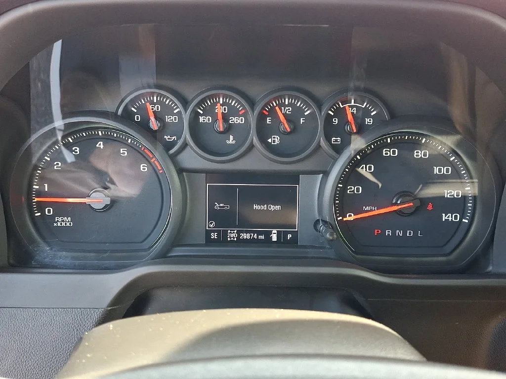 Used 2024 White Chevrolet Custom image 26