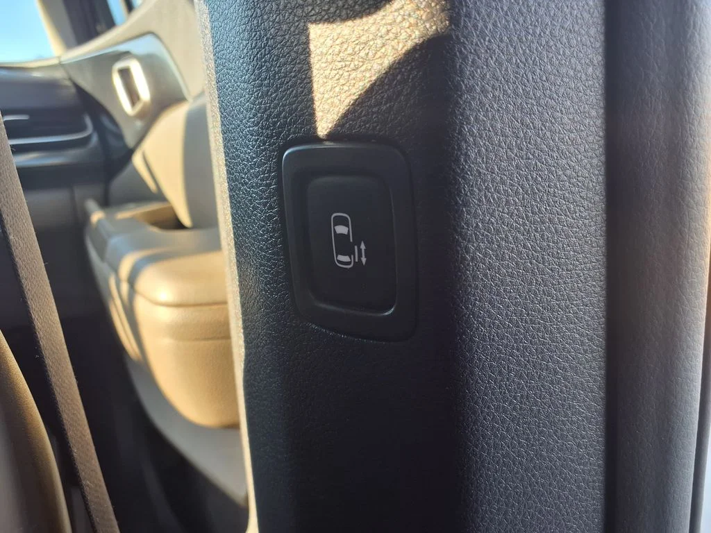 Used 2025 Gray Kia LXS image 20