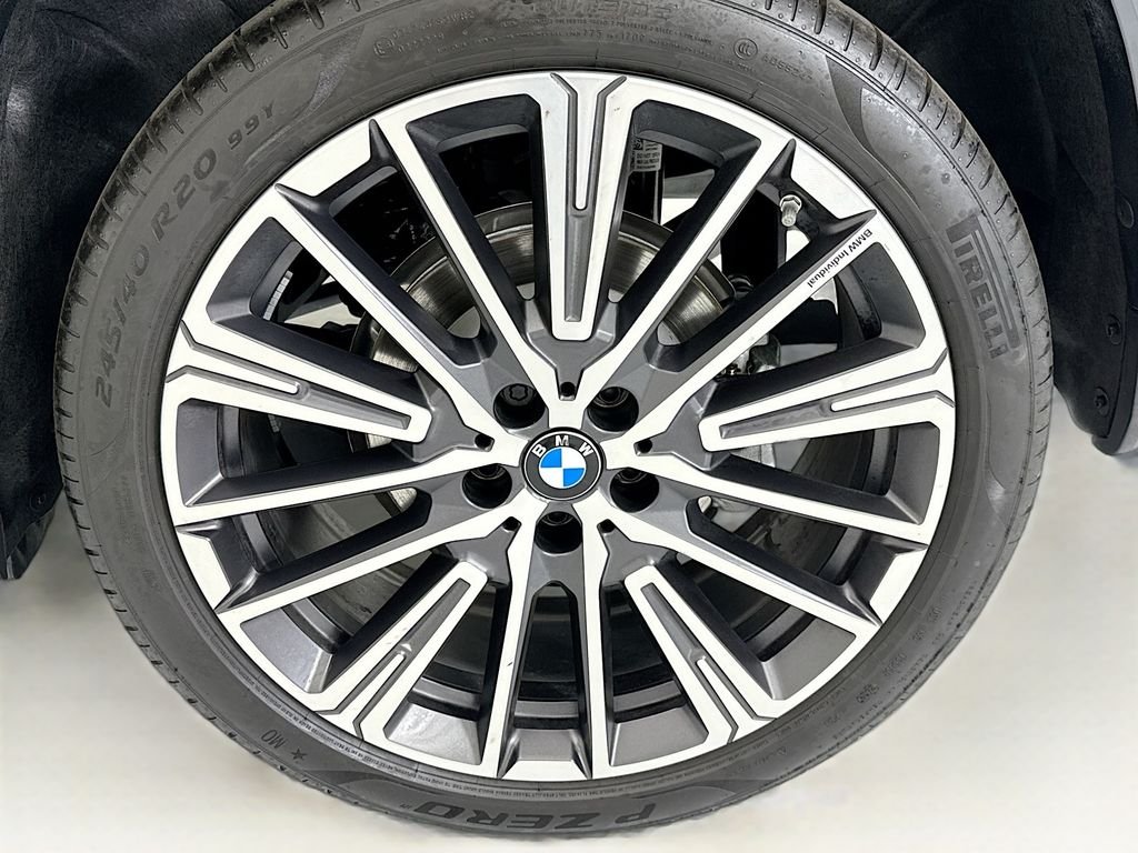 Used 2026 Jet Black BMW xDrive28i image 30