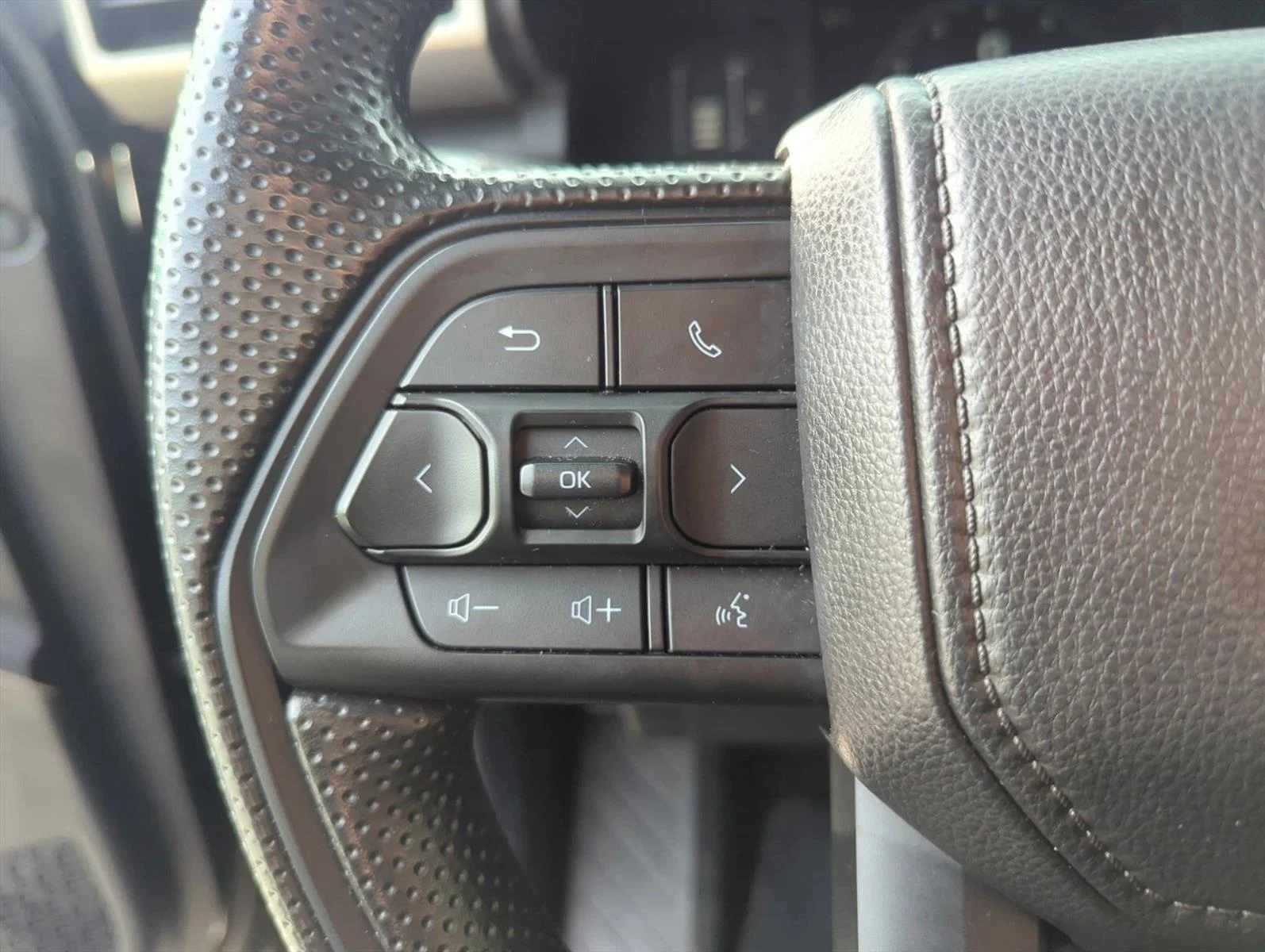 Used 2025 Gray Toyota SR image 17