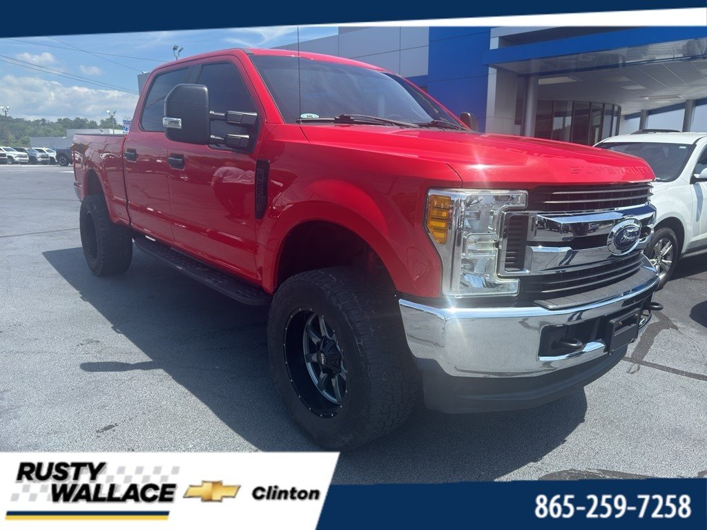 2017 Ford F-250 XL 4x4 Crew Cab 8' Box's photo