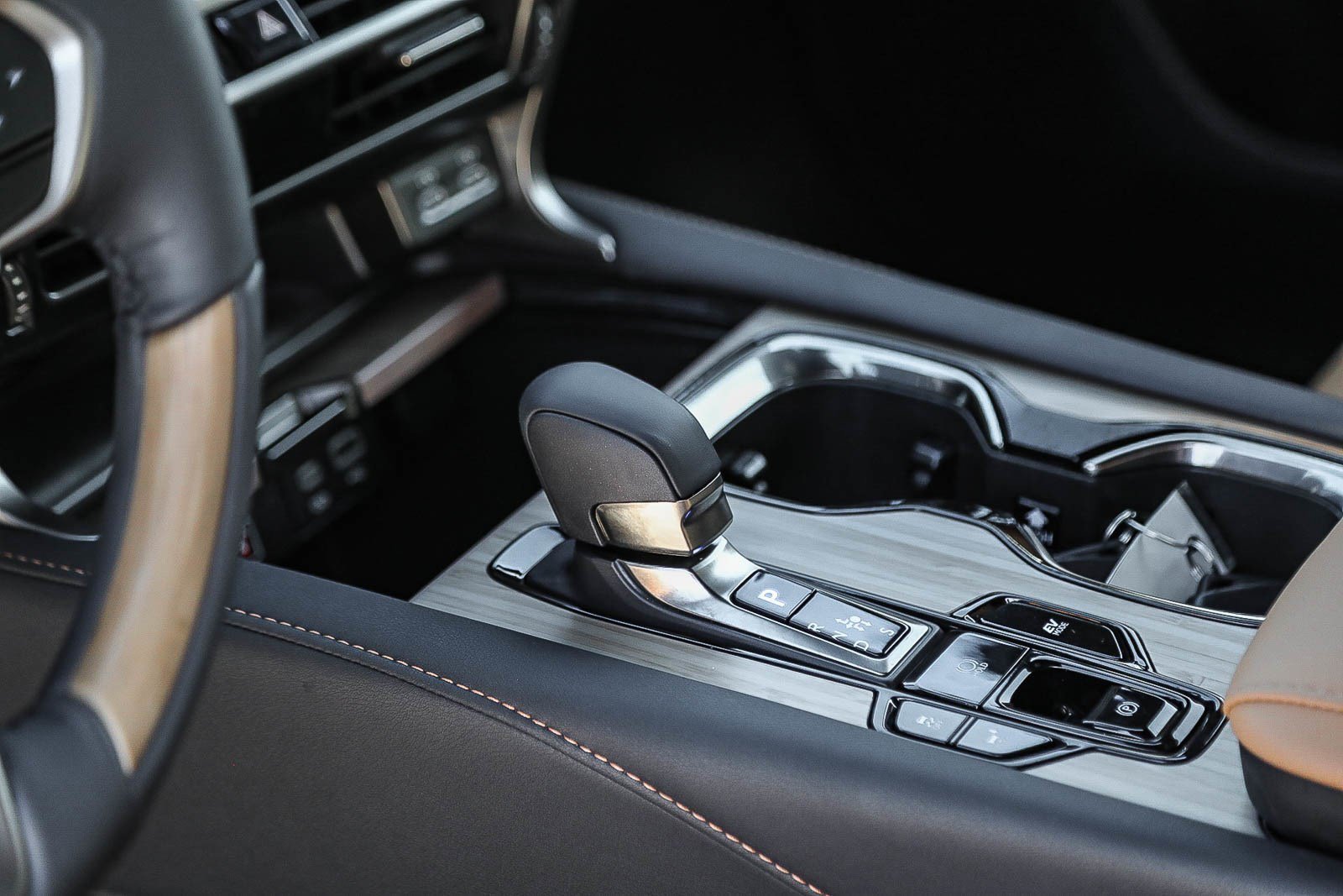 Certified Used 2024 Iridium Lexus 350h Premium Plus image 19