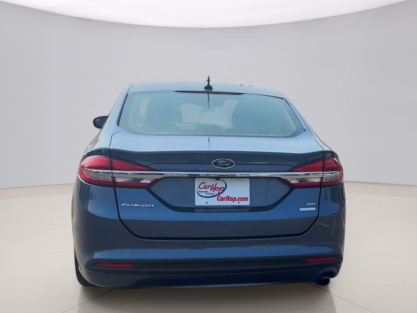 Used 2018 Blue Ford SE image 4