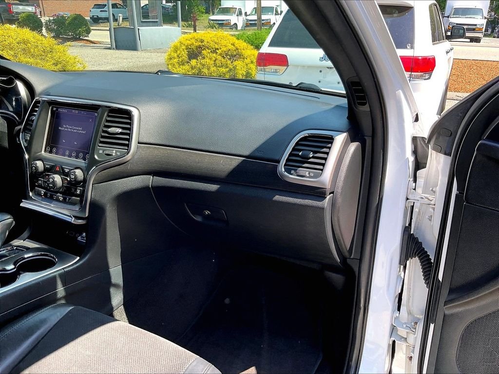 Used 2018 White Jeep Altitude image 13
