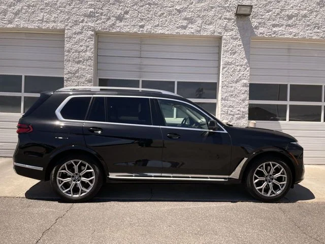 Used 2026 Black BMW xDrive40i image 1