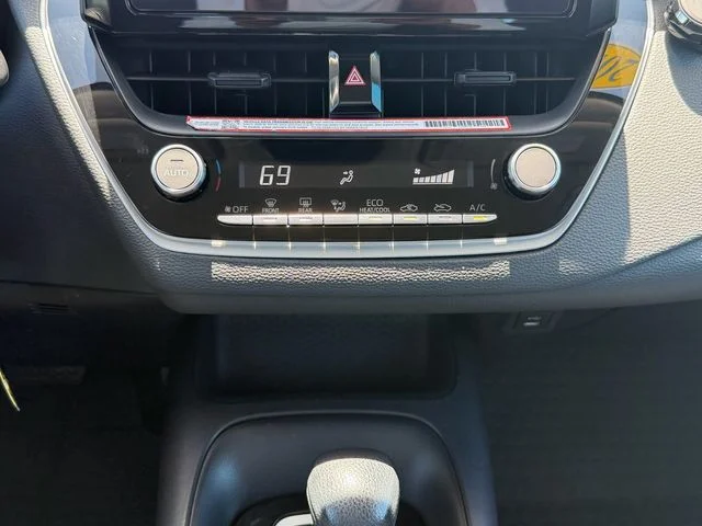 Used 2025 White Toyota LE image 17