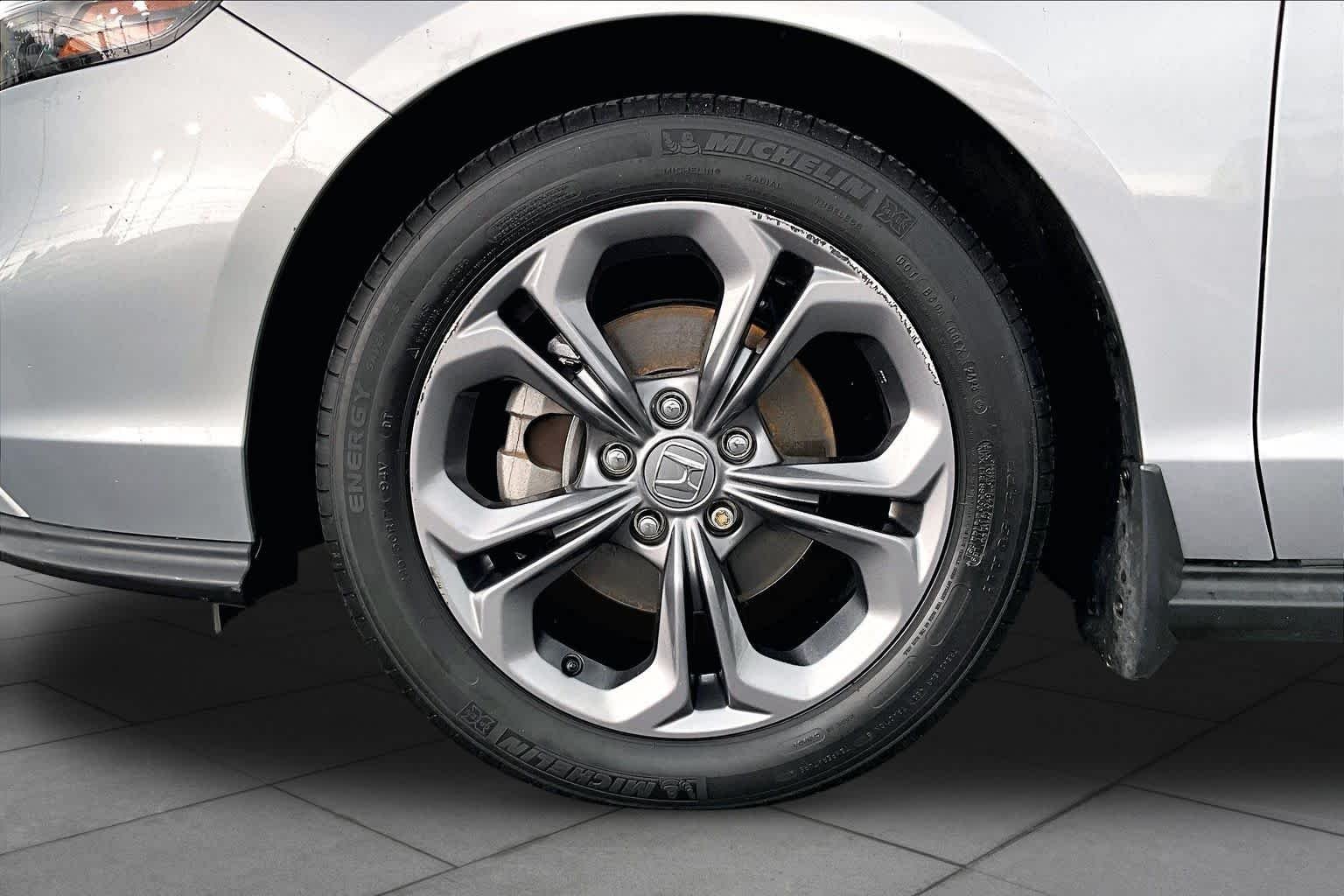 Used 2023 Lunar Silver Metallic Honda EX image 11