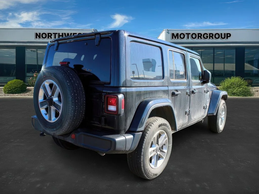 2023 Jeep Wrangler 4-Door Sahara - Photo 6
