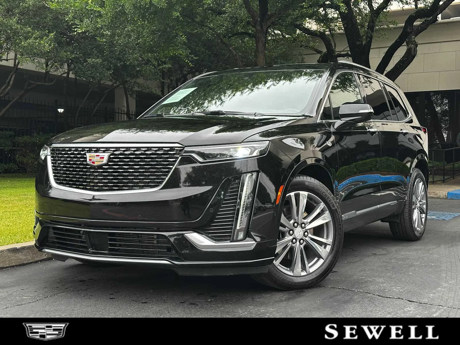 2025 Cadillac XT6 Premium Luxury Auto 4WD's photo