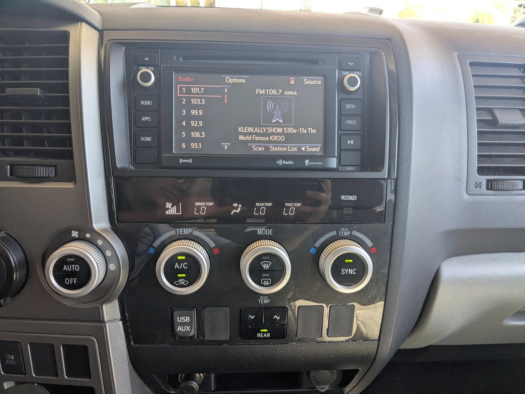 Used 2016 Silver Sky Metallic Toyota SR5 image 19