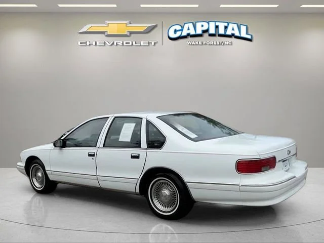 Used 1996 White Chevrolet 1SA Special Value Pkg image 3