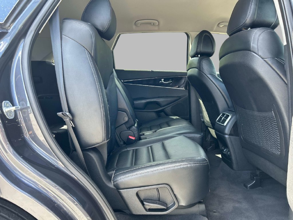 Used 2016 Gray Kia EX image 18